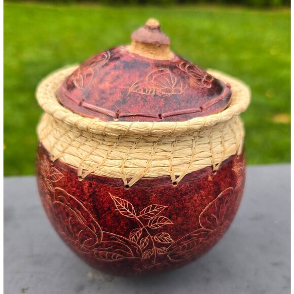 Bee-autiful Handmade Carved Woven Lidded Gourd Bee Themed Cranberry Red - Picture 2 of 14